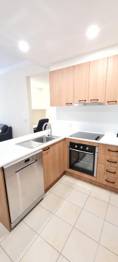 Ramada By Wyndham Brisbane Windsor Hotel Buitenkant foto