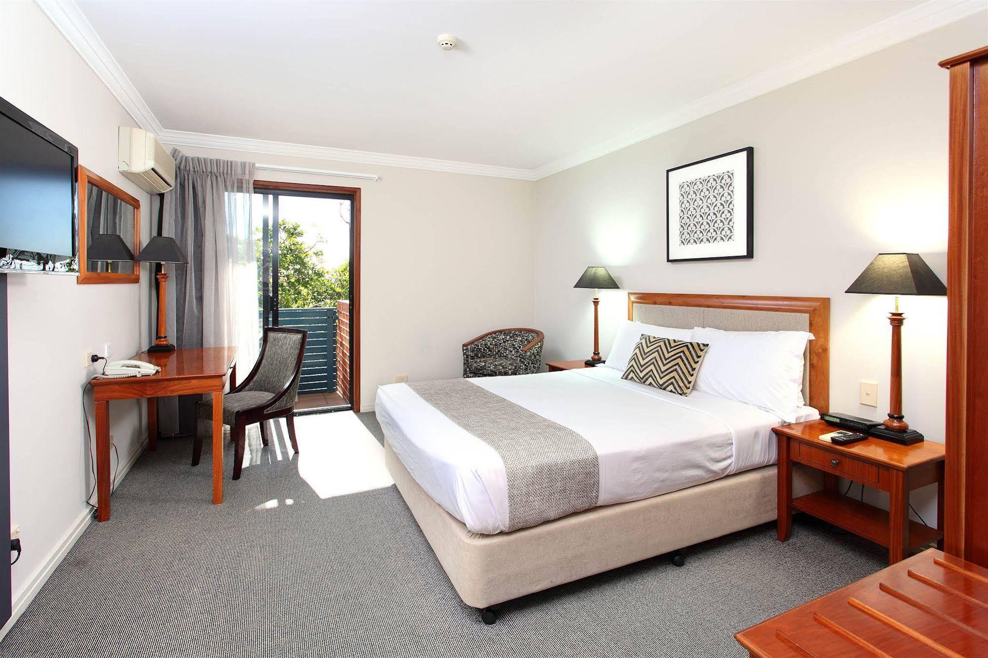 Ramada By Wyndham Brisbane Windsor Hotel Buitenkant foto