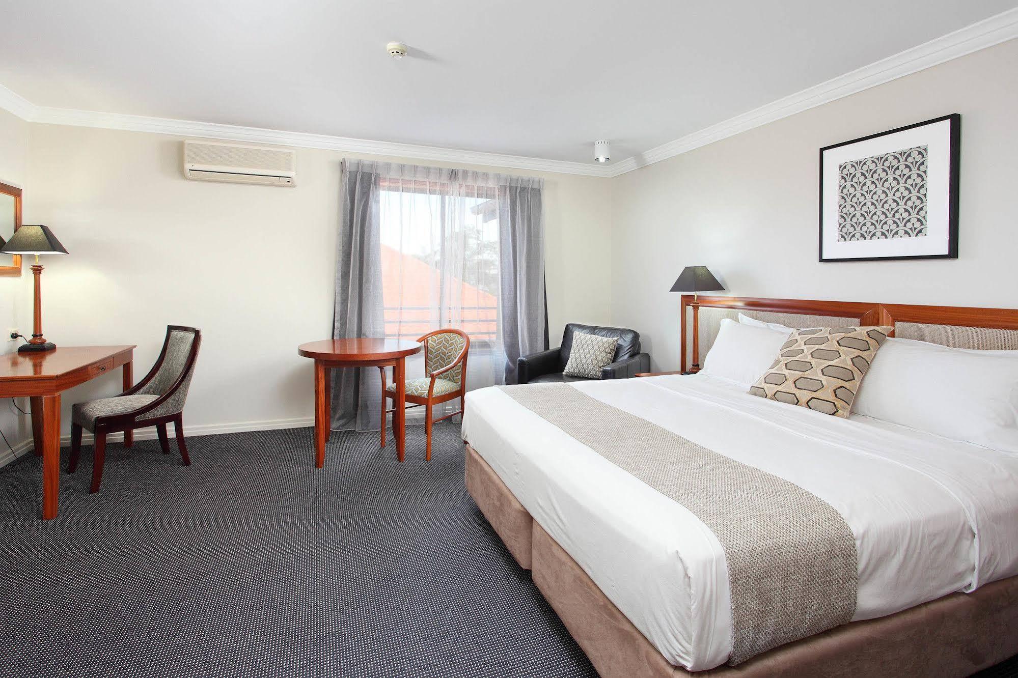 Ramada By Wyndham Brisbane Windsor Hotel Buitenkant foto