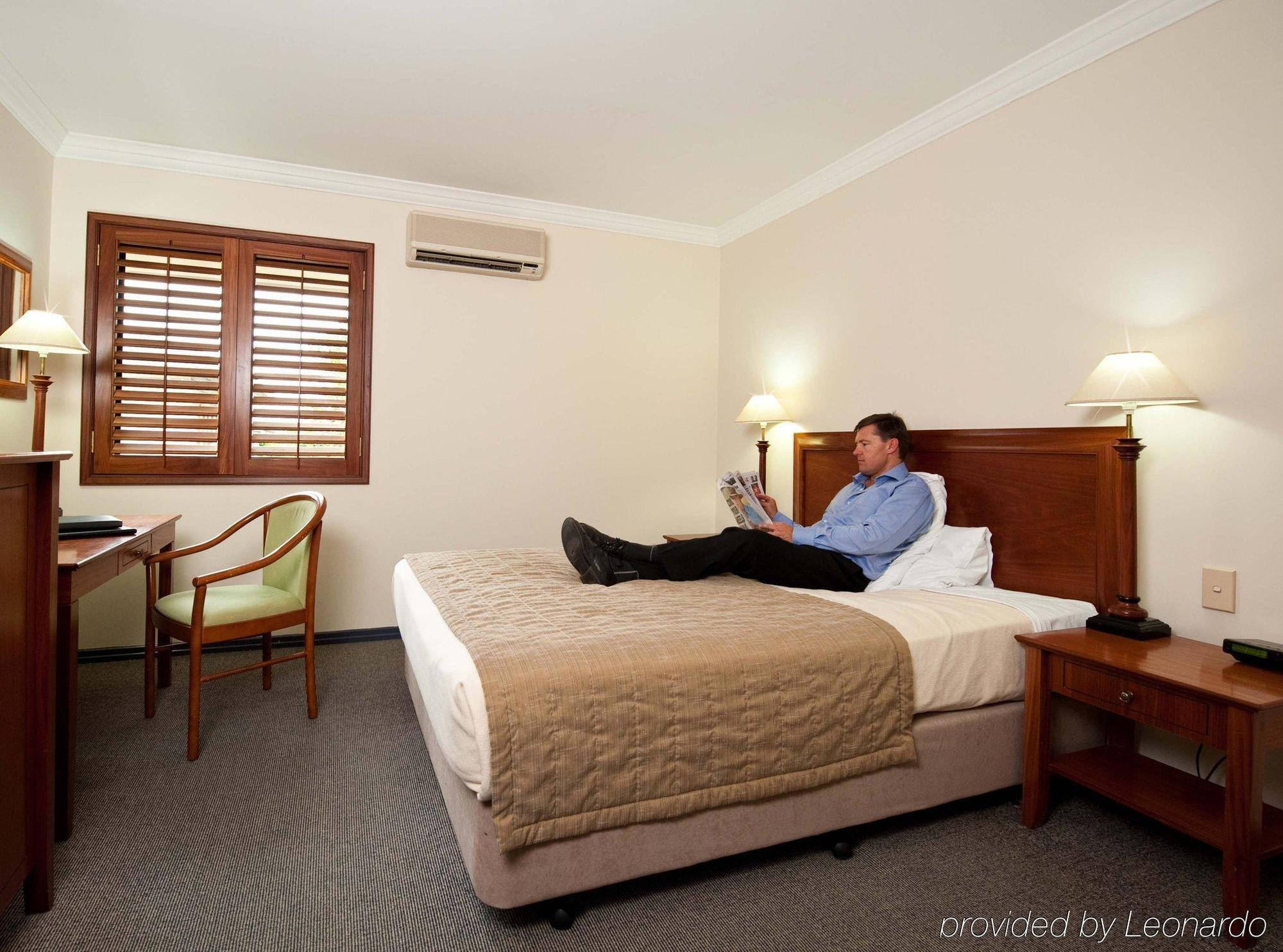 Ramada By Wyndham Brisbane Windsor Hotel Kamer foto