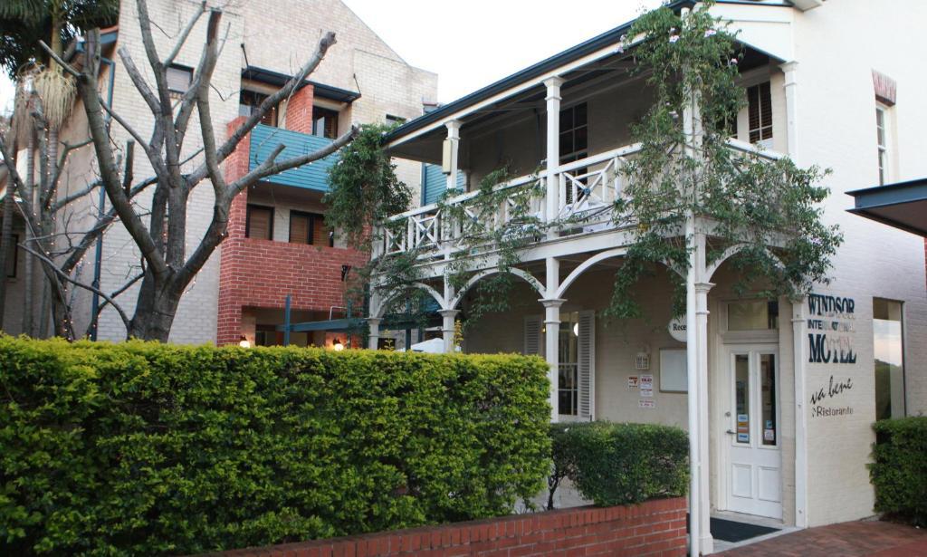 Ramada By Wyndham Brisbane Windsor Hotel Buitenkant foto