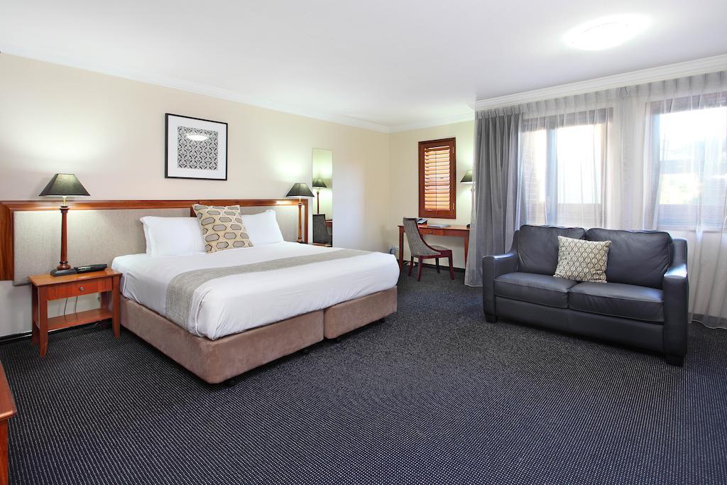Ramada By Wyndham Brisbane Windsor Hotel Kamer foto