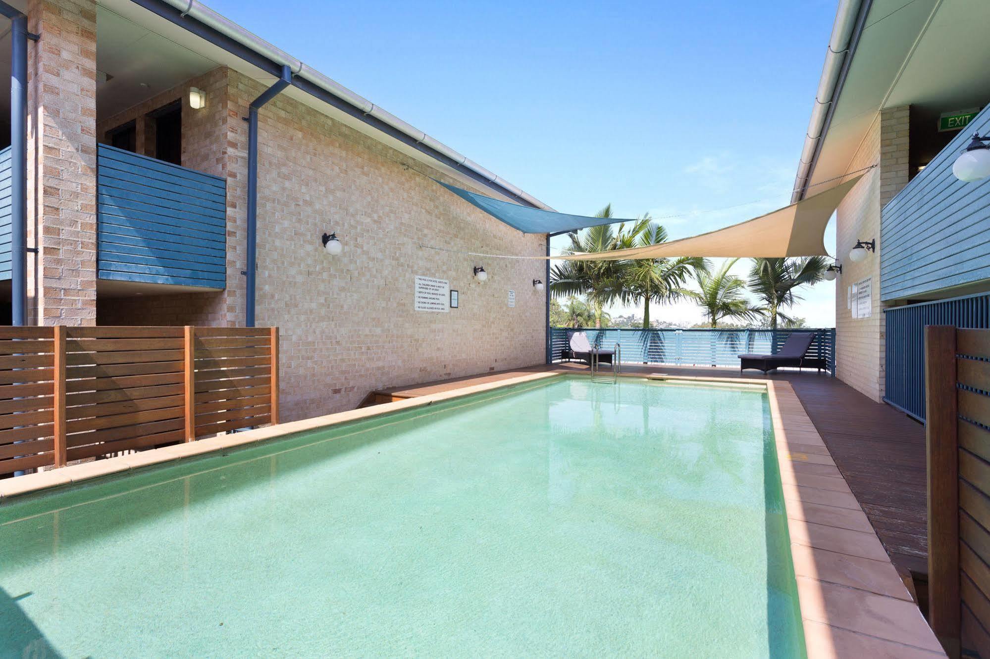 Ramada By Wyndham Brisbane Windsor Hotel Buitenkant foto