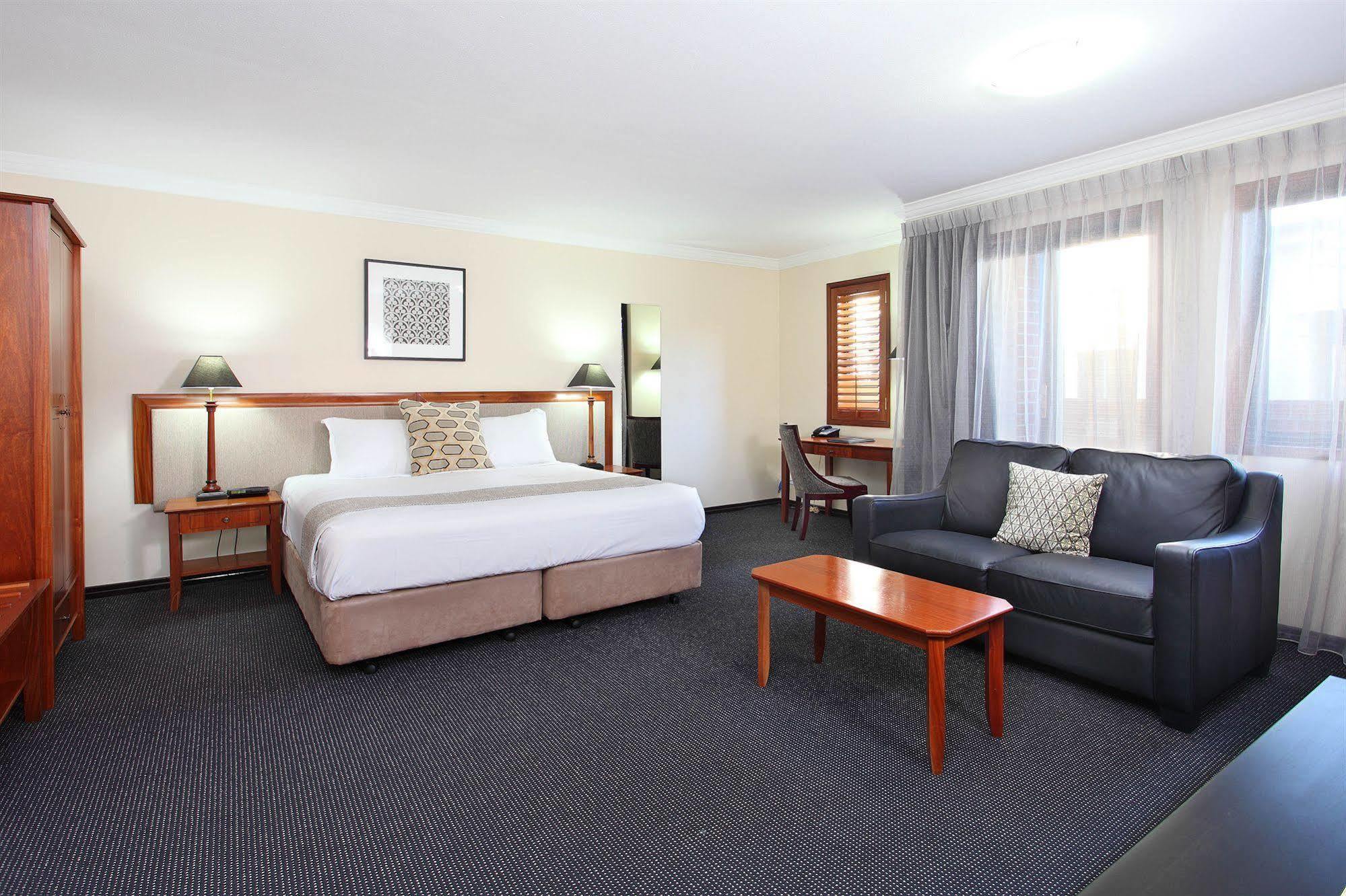 Ramada By Wyndham Brisbane Windsor Hotel Buitenkant foto