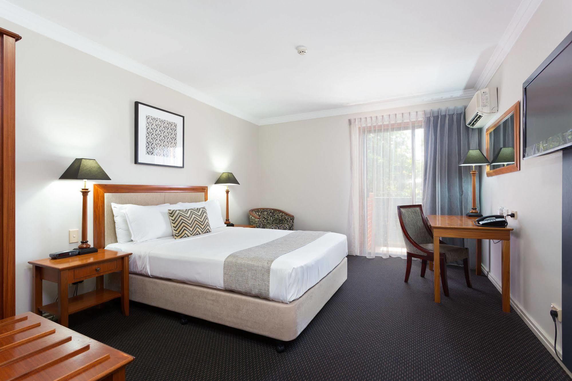 Ramada By Wyndham Brisbane Windsor Hotel Buitenkant foto