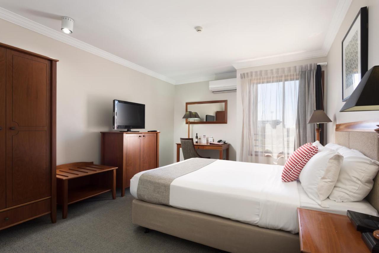 Ramada By Wyndham Brisbane Windsor Hotel Buitenkant foto